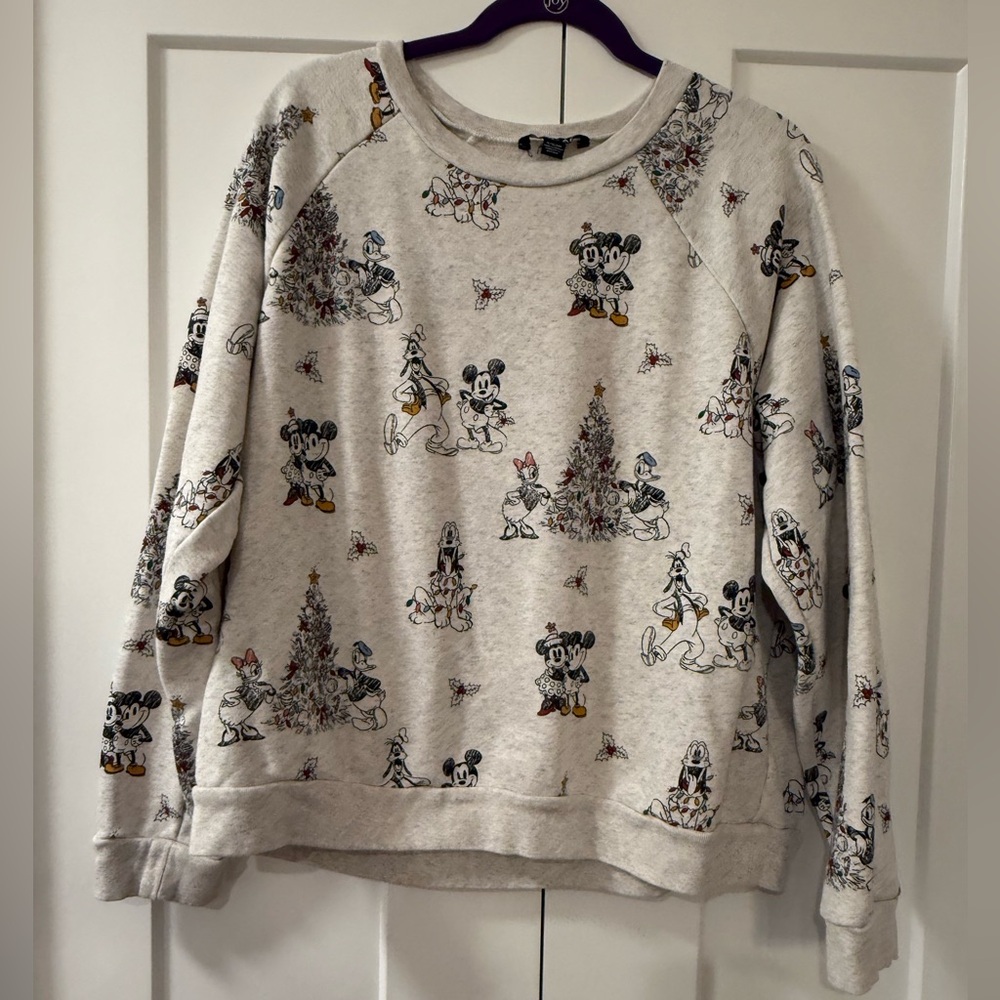 Disney x AE Sensational Six Christmas Loungewear Set (sweatshirt and joggers)